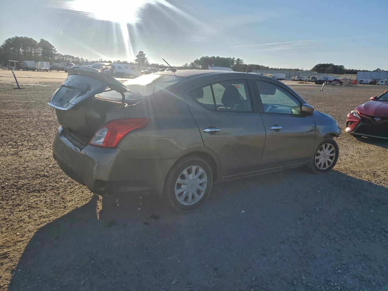 Nissan Versa S Image 8
