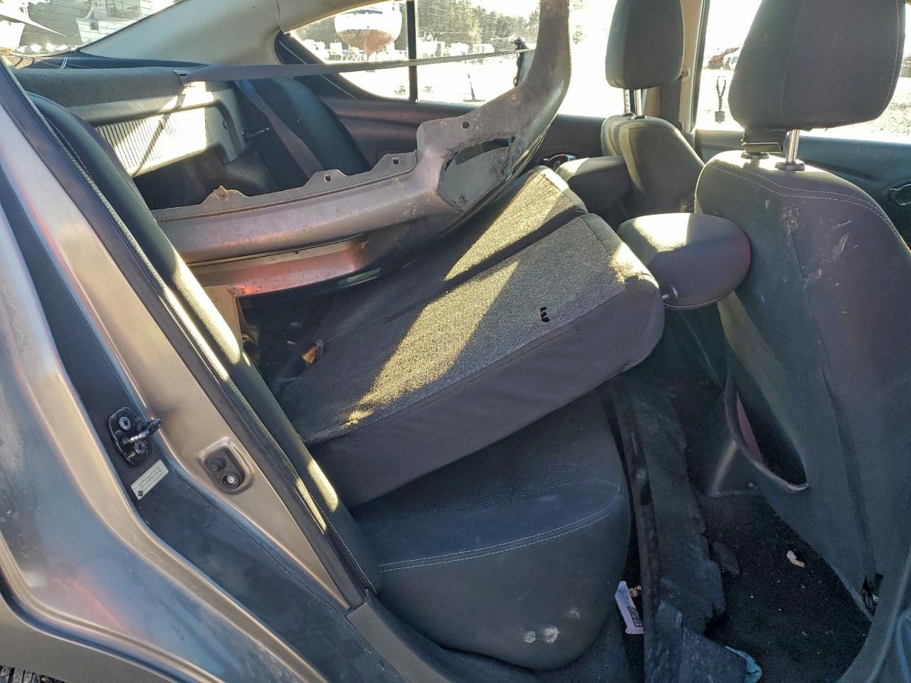 Nissan Versa S Image 10