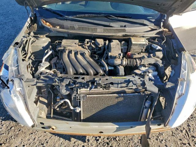 Nissan Versa S Image 7