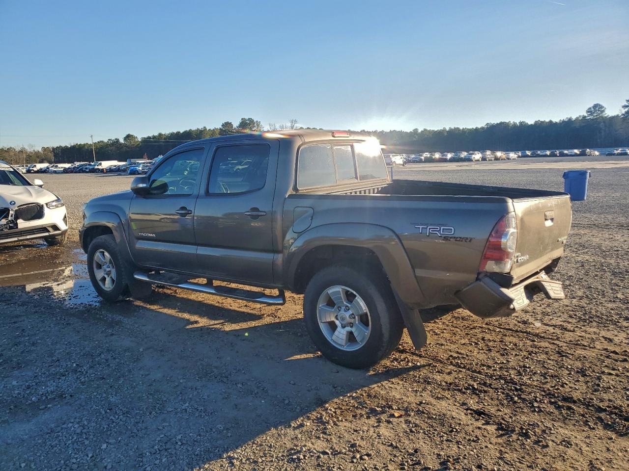 Toyota Tacoma Double Cab Prerunner Image 2