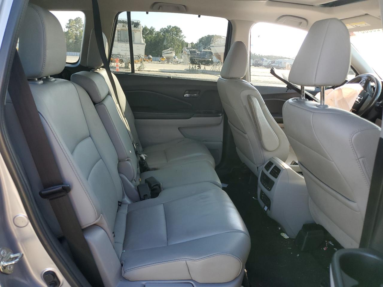 Honda Pilot Touring Image 9