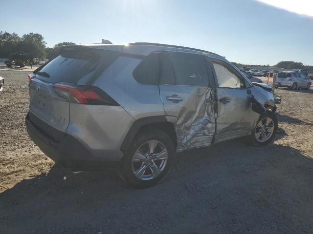 Toyota RAV4 Xle Image 11