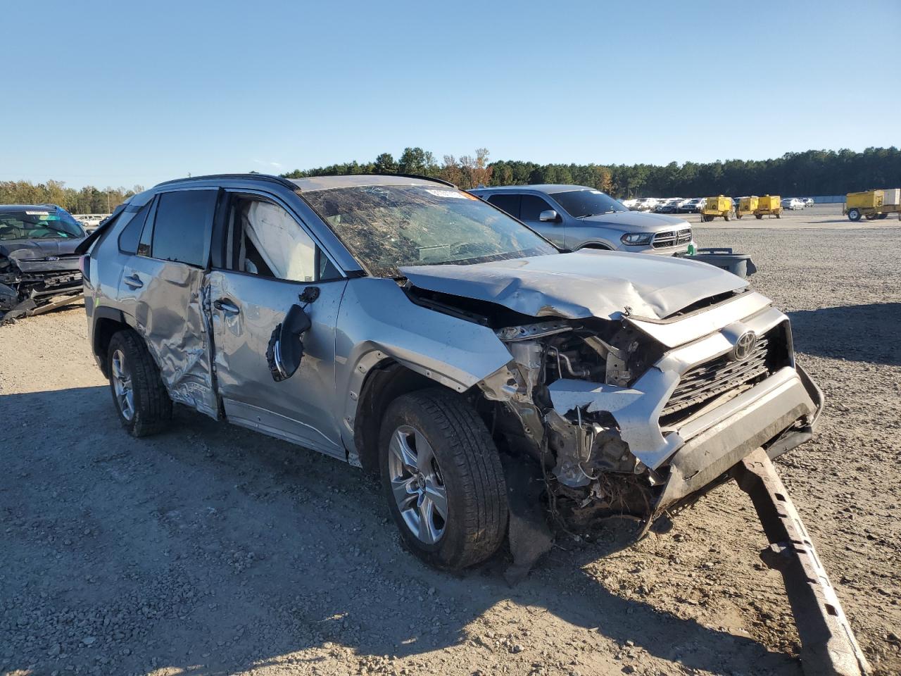 Toyota RAV4 Xle Image 3