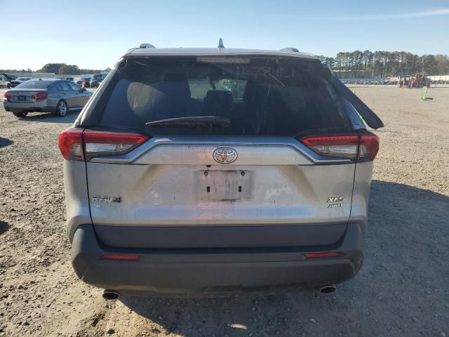 Toyota RAV4 Xle Image 13