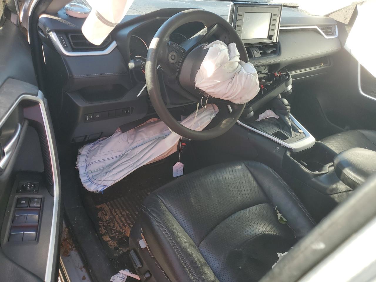 Toyota RAV4 Xle Image 2