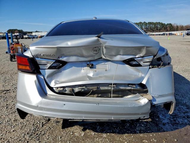 Nissan Altima S Image 7