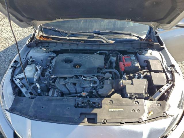 Nissan Altima S Image 2