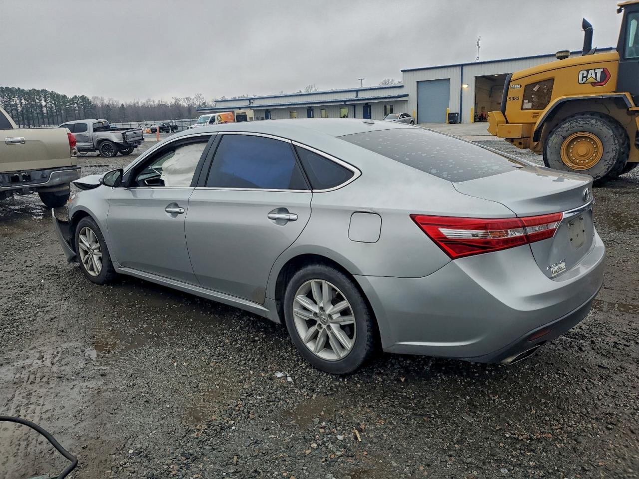 Toyota Avalon Xle Image 3