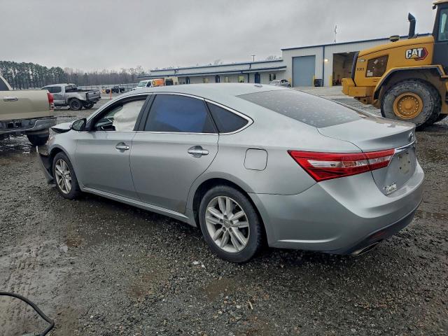 Toyota Avalon Xle Image 3