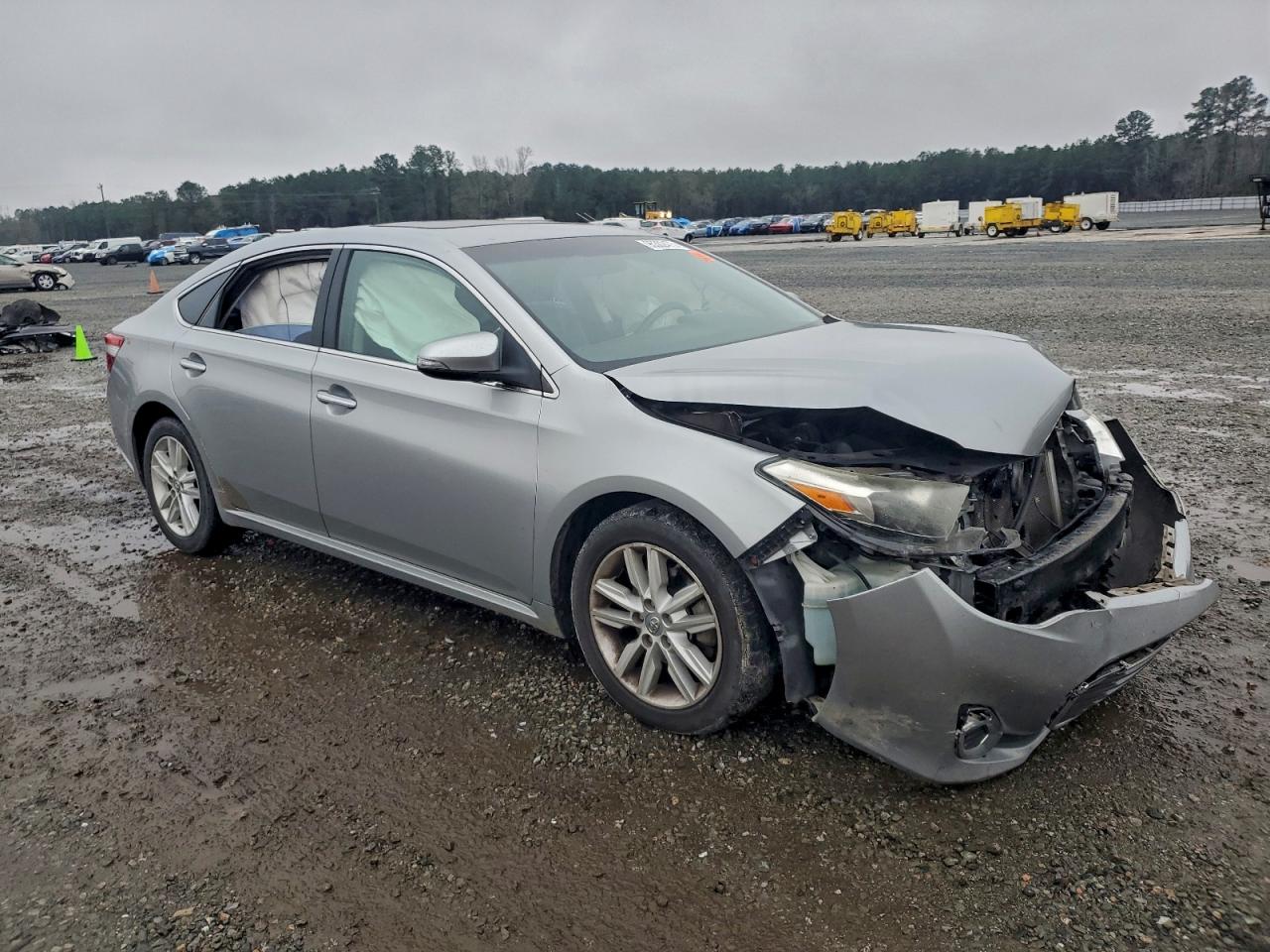 Toyota Avalon Xle Image 2