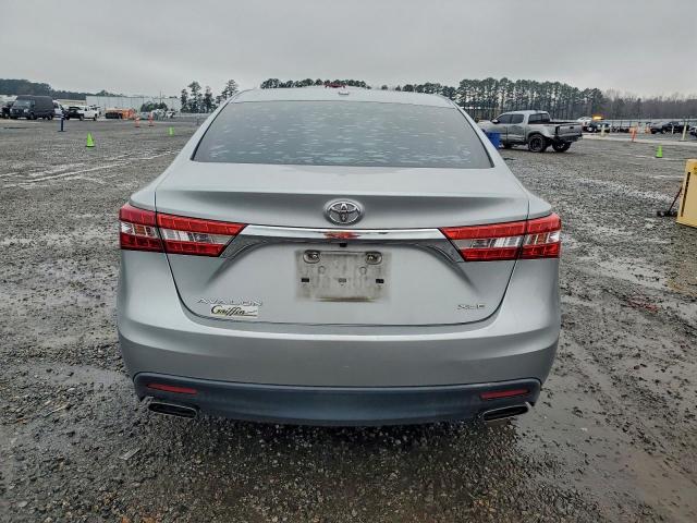 Toyota Avalon Xle Image 4