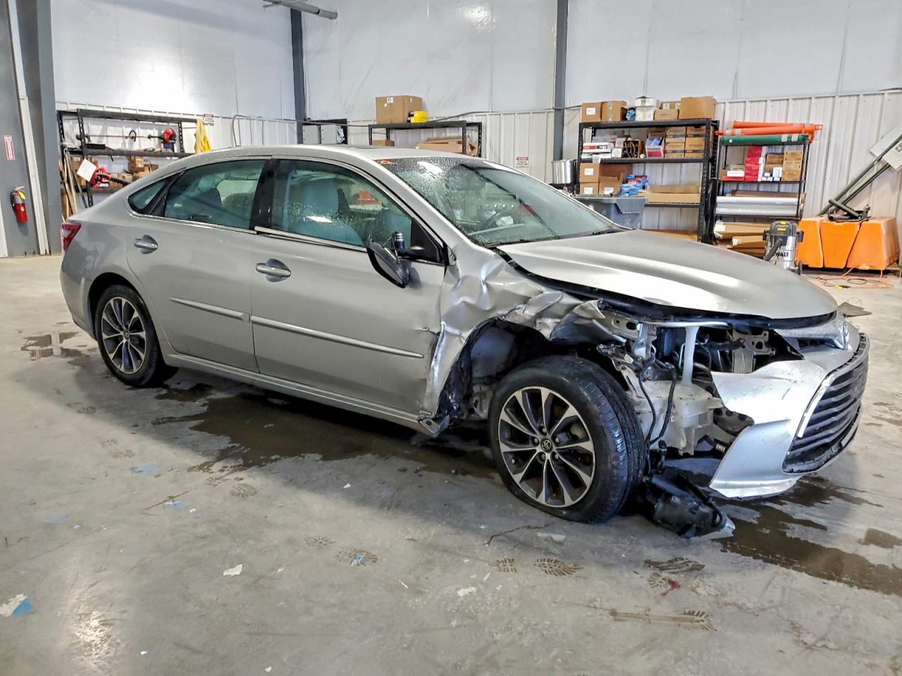 Toyota Avalon Xle Image 3