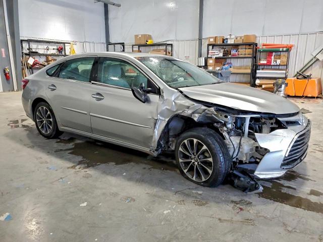 Toyota Avalon Xle Image 3