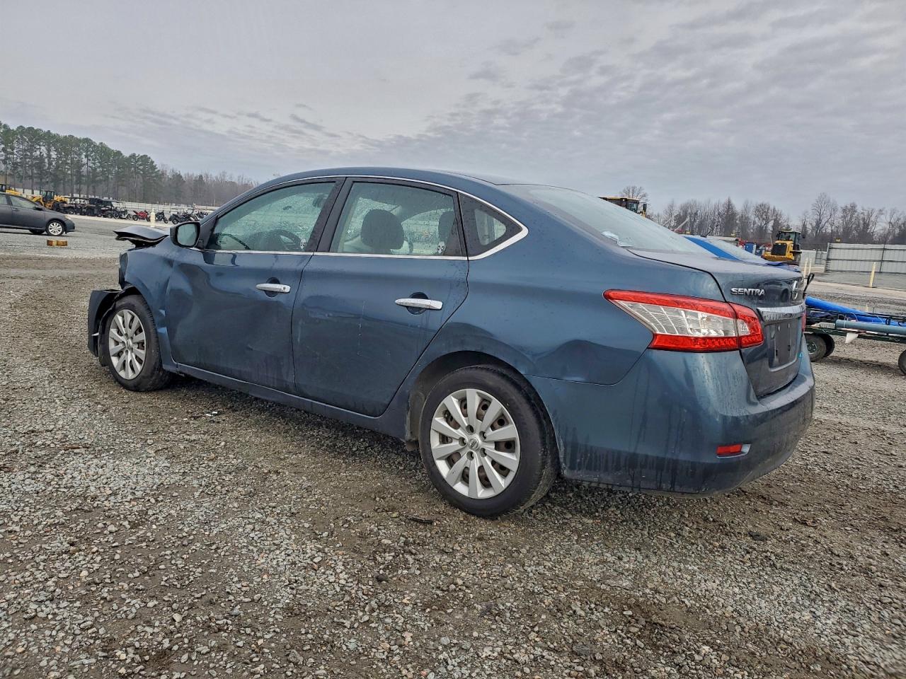 Nissan Sentra S Image 2