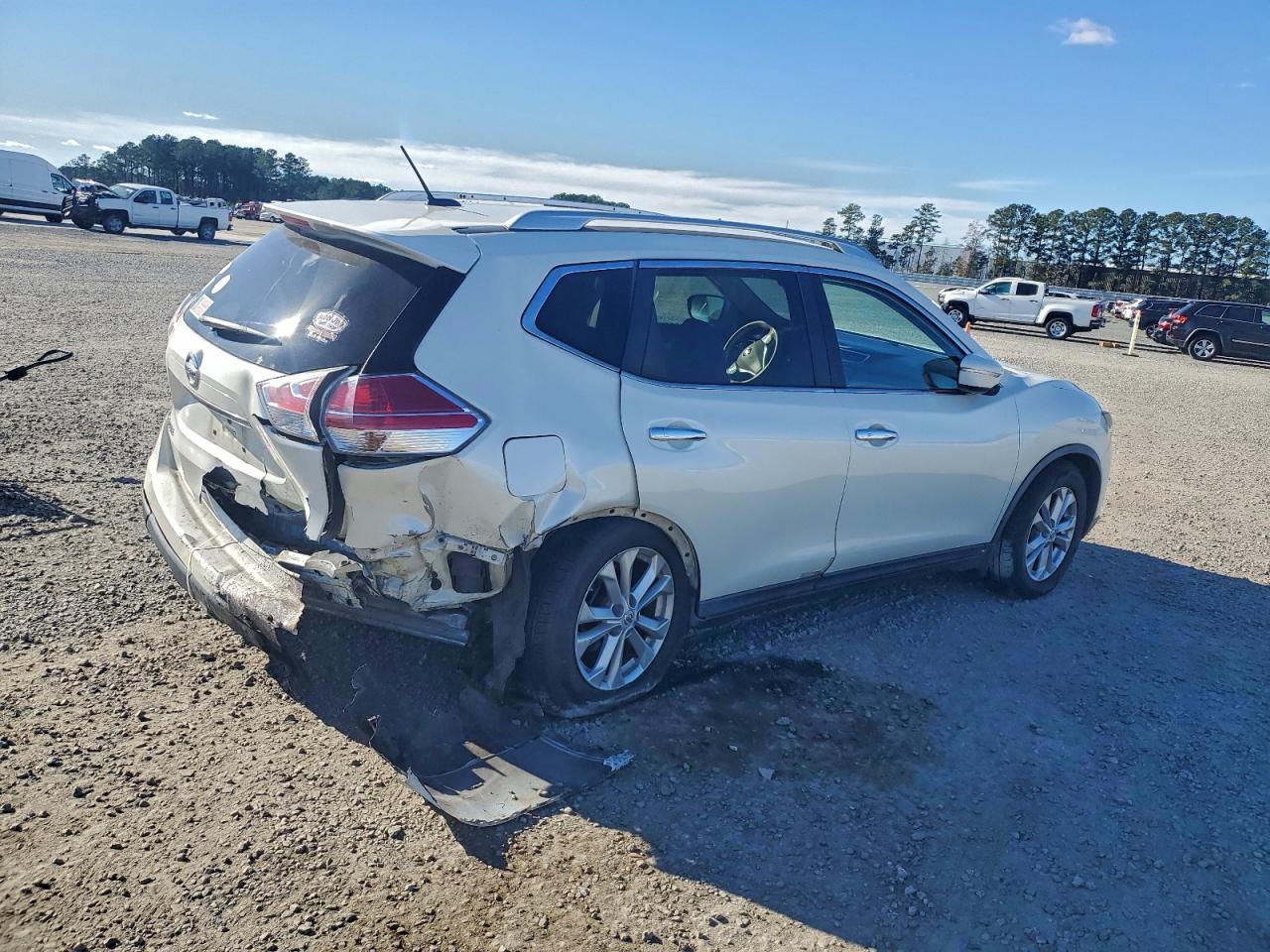 Nissan Rogue S Image 2