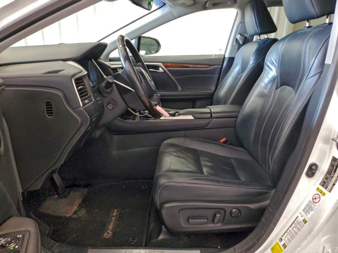 Lexus RX 350 Base Image 3