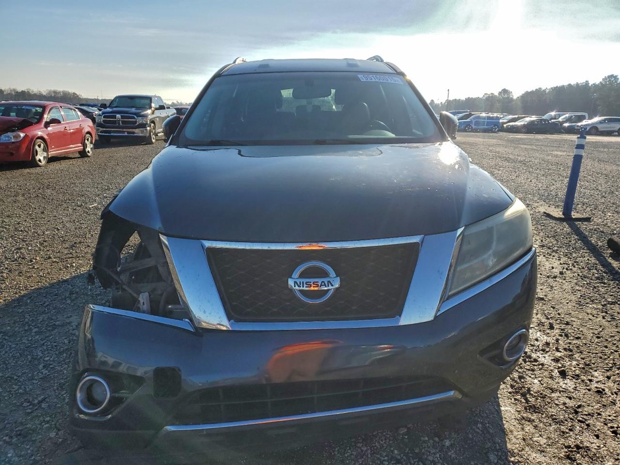 Nissan Pathfinder S Image 5