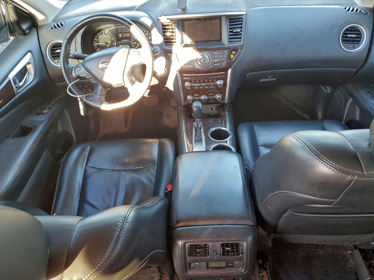 Nissan Pathfinder S Image 12