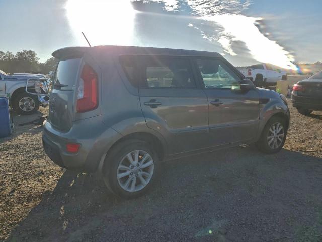 Kia Soul + Image 13
