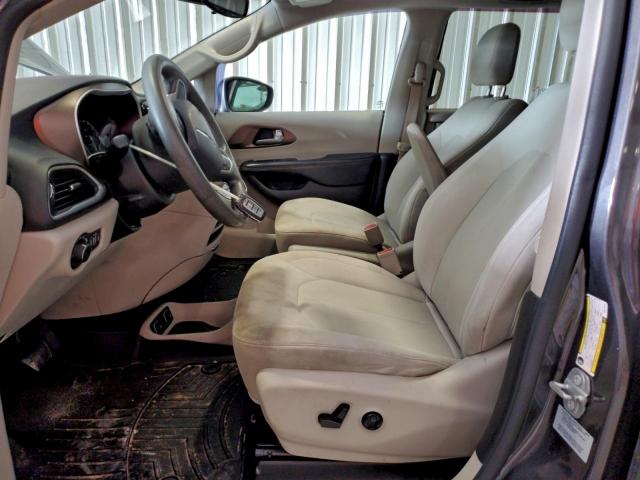 Chrysler Pacifica Touring Image 2