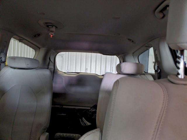 Chrysler Pacifica Touring Image 8