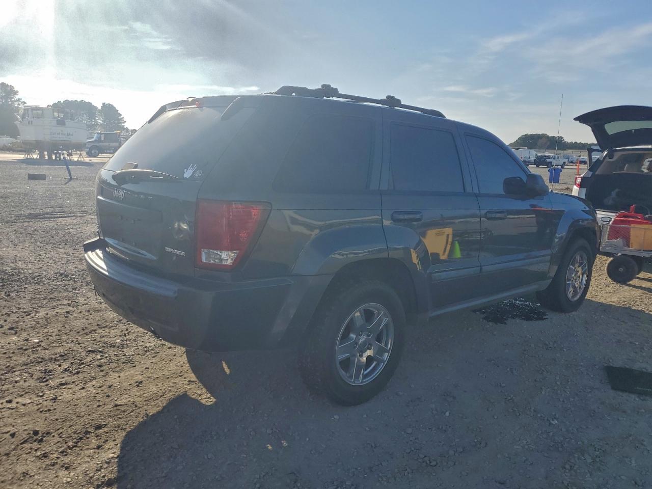 Jeep Grand Cherokee Laredo Image 3