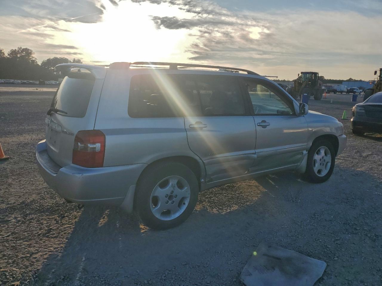 Toyota Highlander Sport Image 3