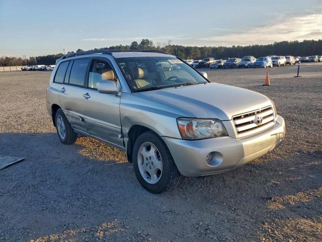 Toyota Highlander Sport Image 2