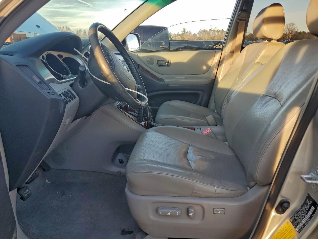 Toyota Highlander Sport Image 5