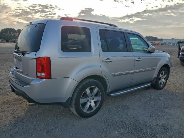 Honda Pilot Touring Image 3