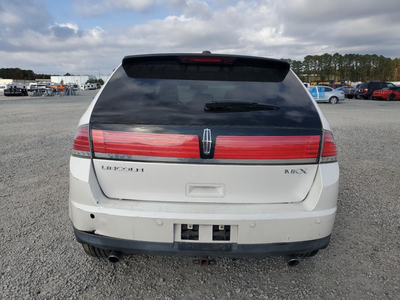 Lincoln MKX Image 2