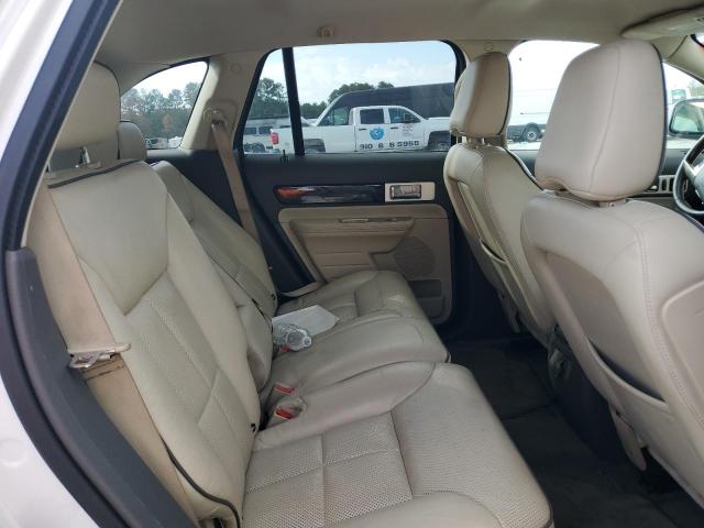 Lincoln MKX Image 12