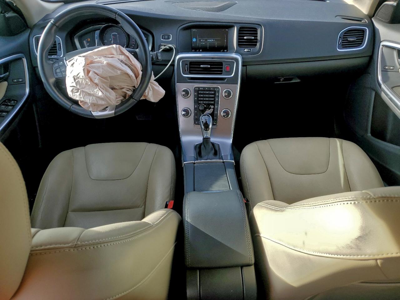 Volvo V60 T5 Platinum Image 5