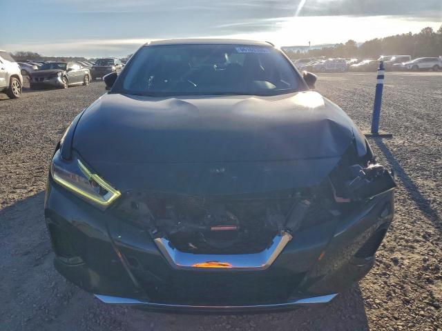 Nissan Maxima S Image 4