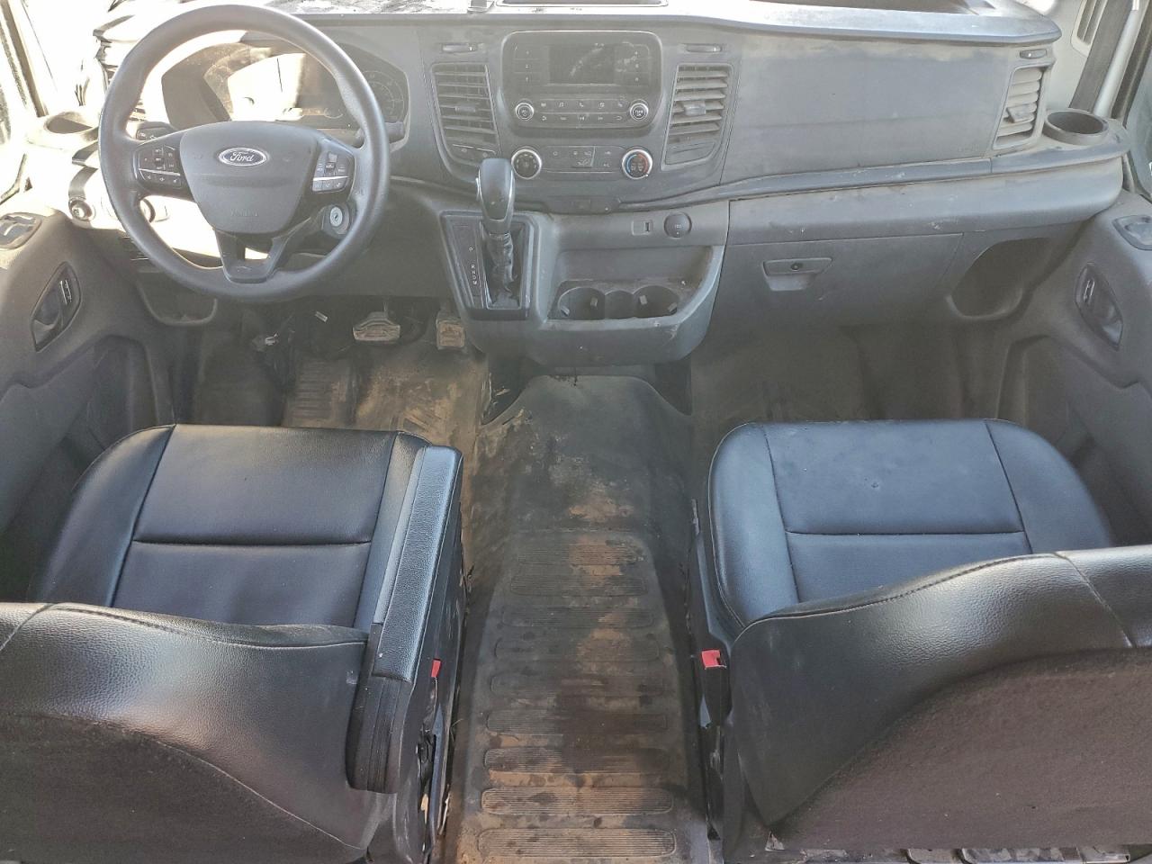 Ford Transit T-250 Image 6