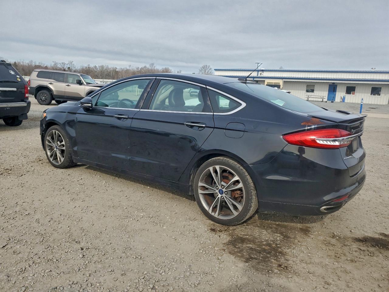 Ford Fusion Titanium Image 6