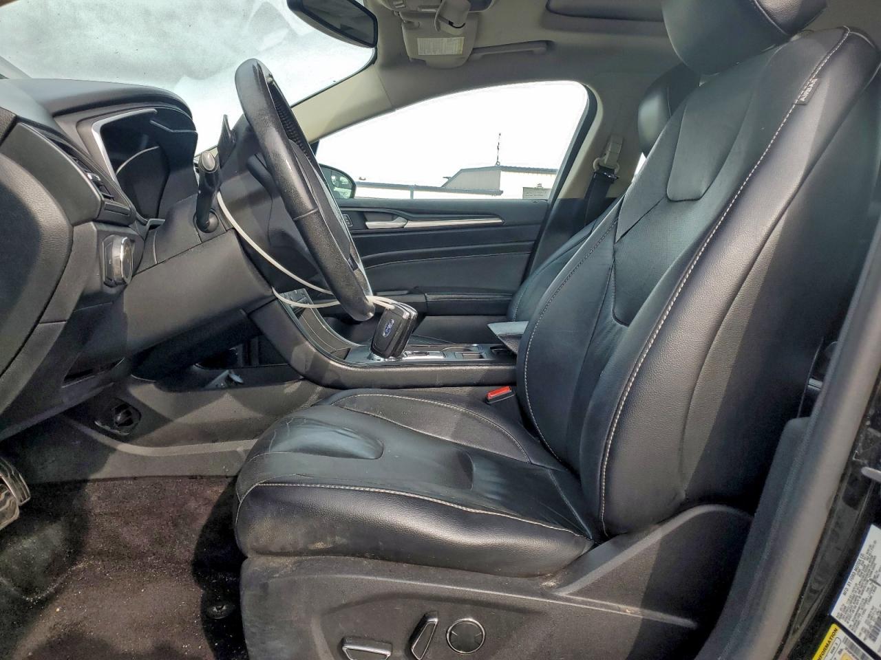 Ford Fusion Titanium Image 4