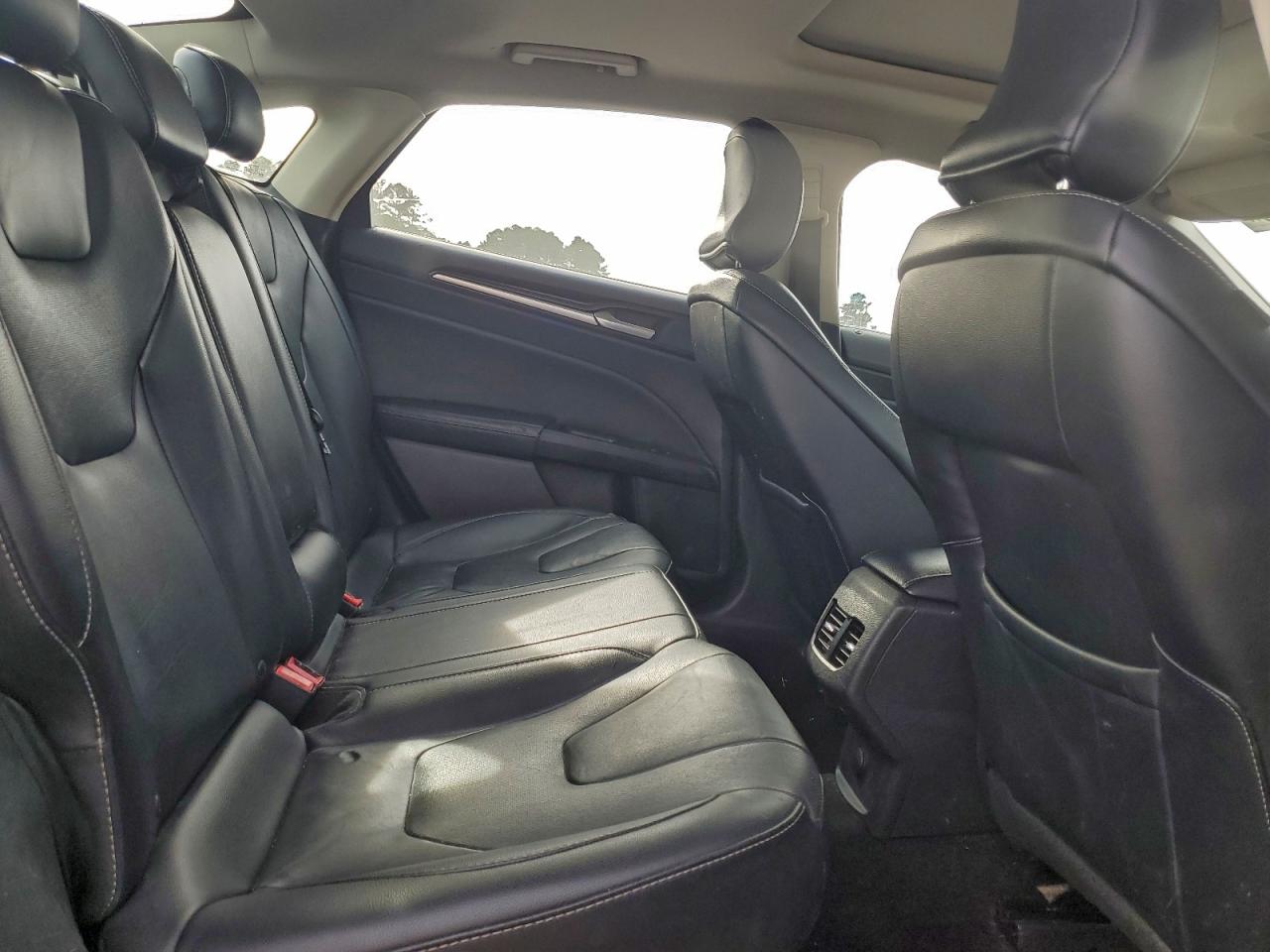 Ford Fusion Titanium Image 10