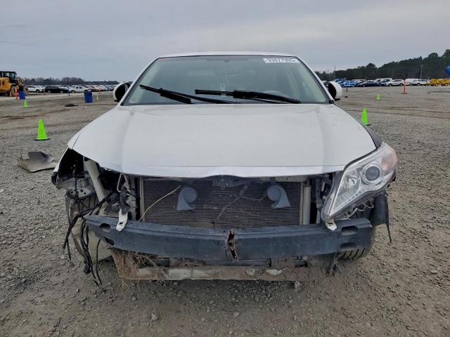 Toyota Avalon Base Image 9