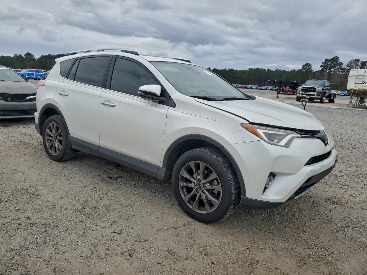 Toyota RAV4 Limited Image 5