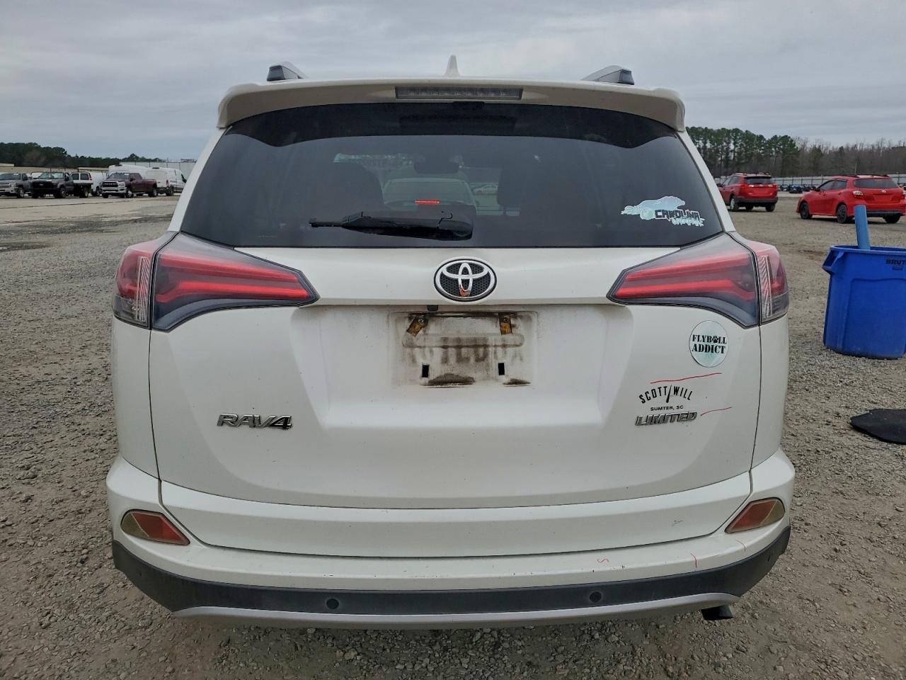 Toyota RAV4 Limited Image 4