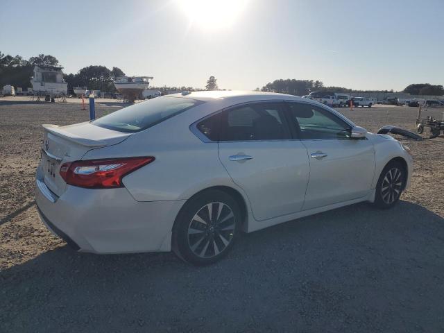 Nissan Altima 2.5 Image 4