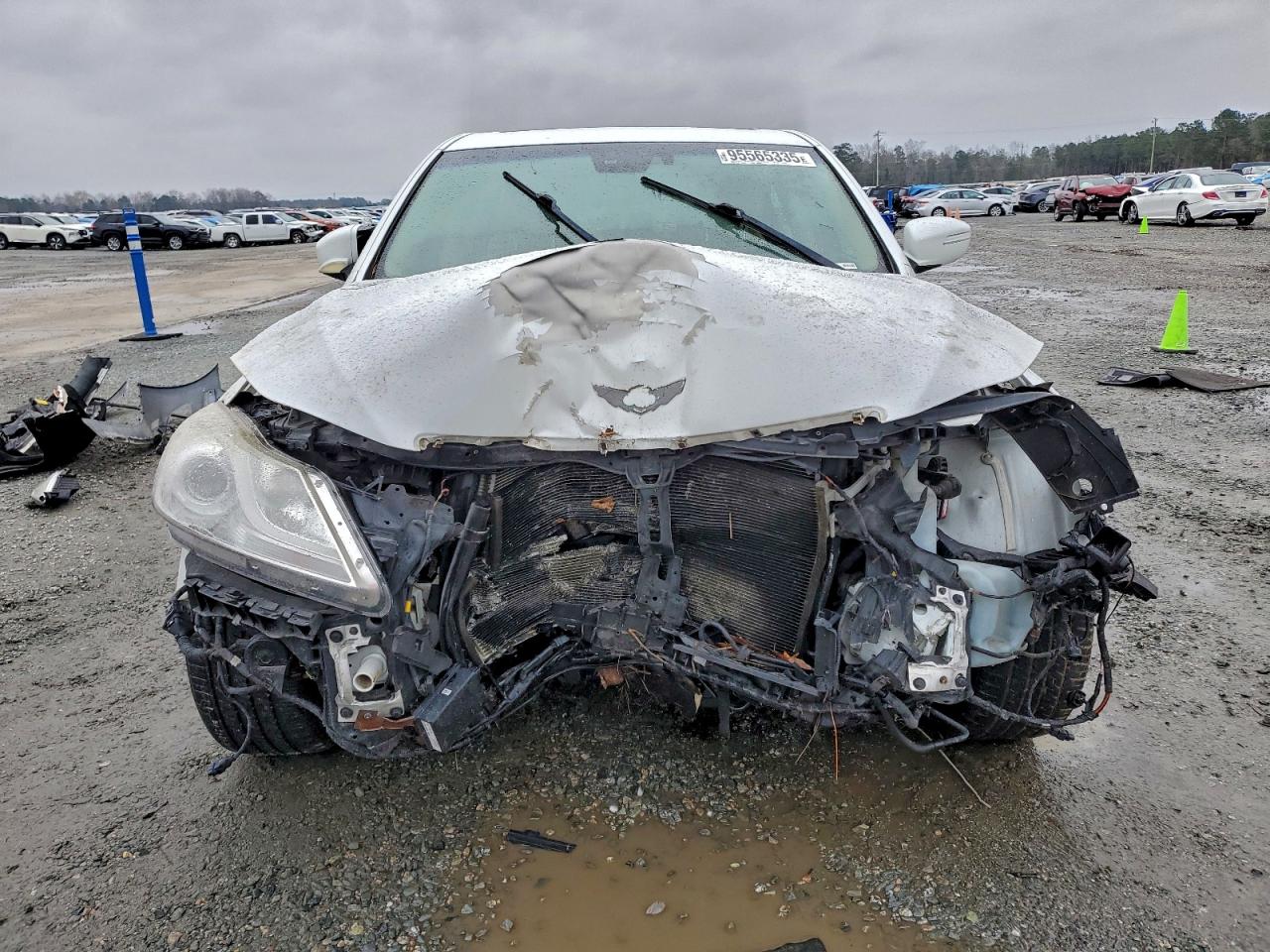 Hyundai Genesis 3.8l Image 6