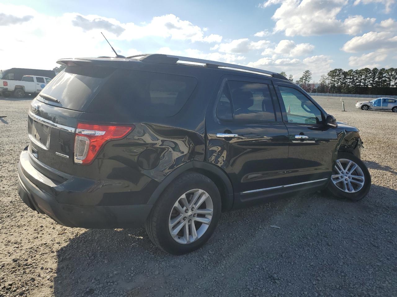 Ford Explorer Xlt Image 4