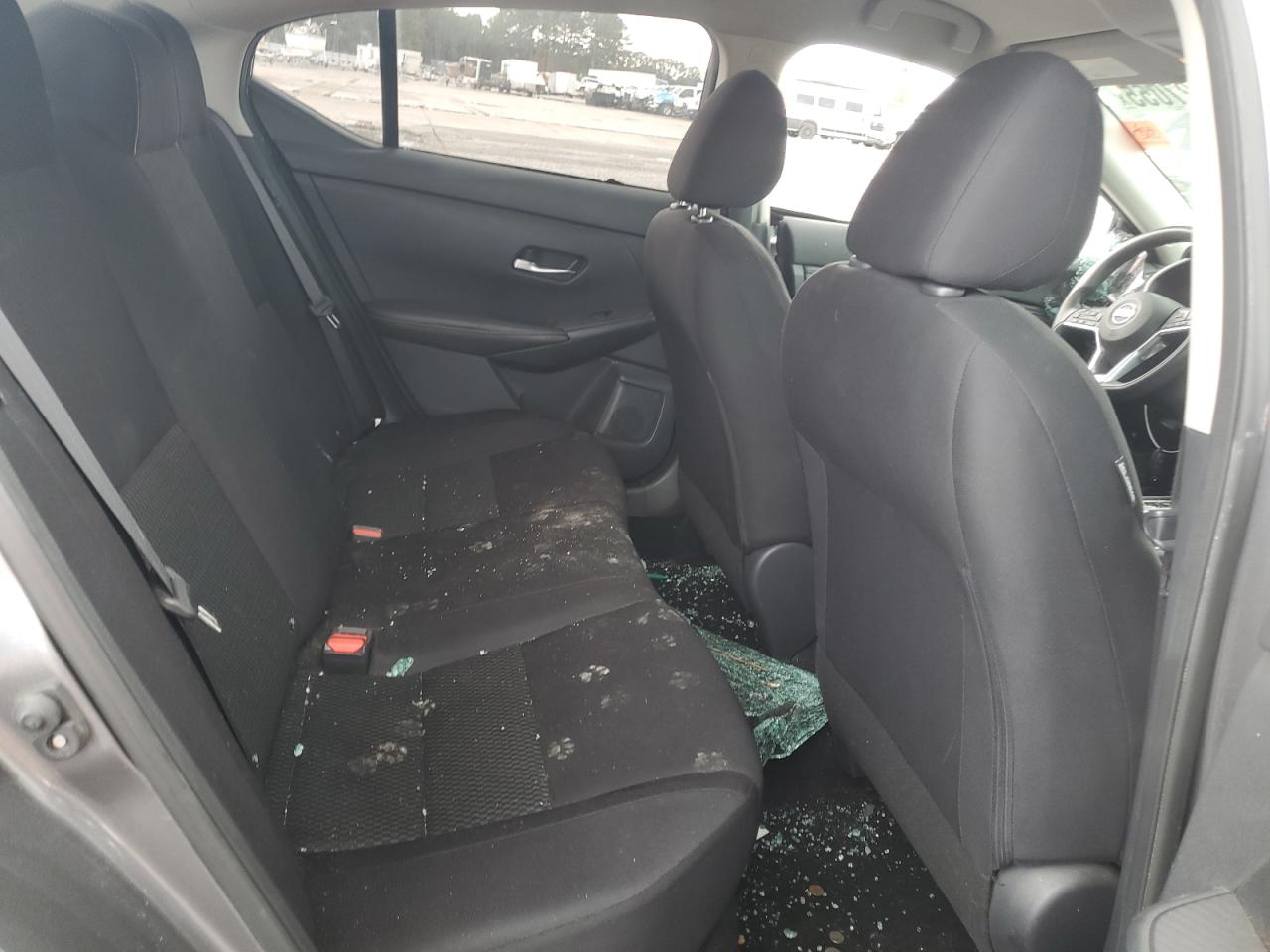 Nissan Sentra S Image 10