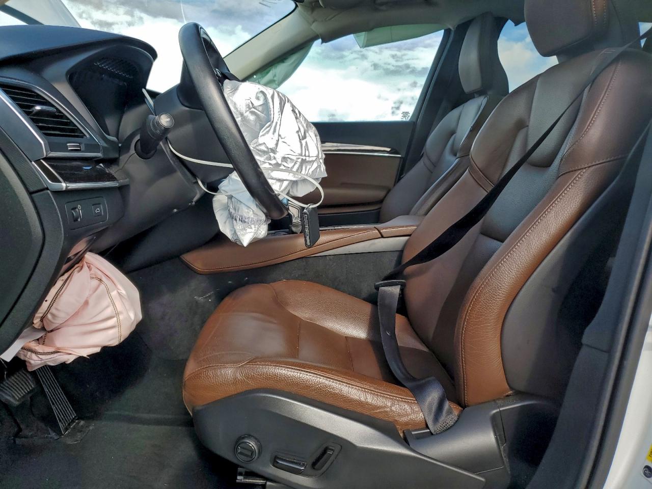 Volvo XC90 T6 Momentum Image 5