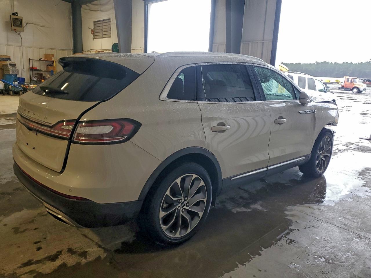 Lincoln Nautilus Reserve Image 2