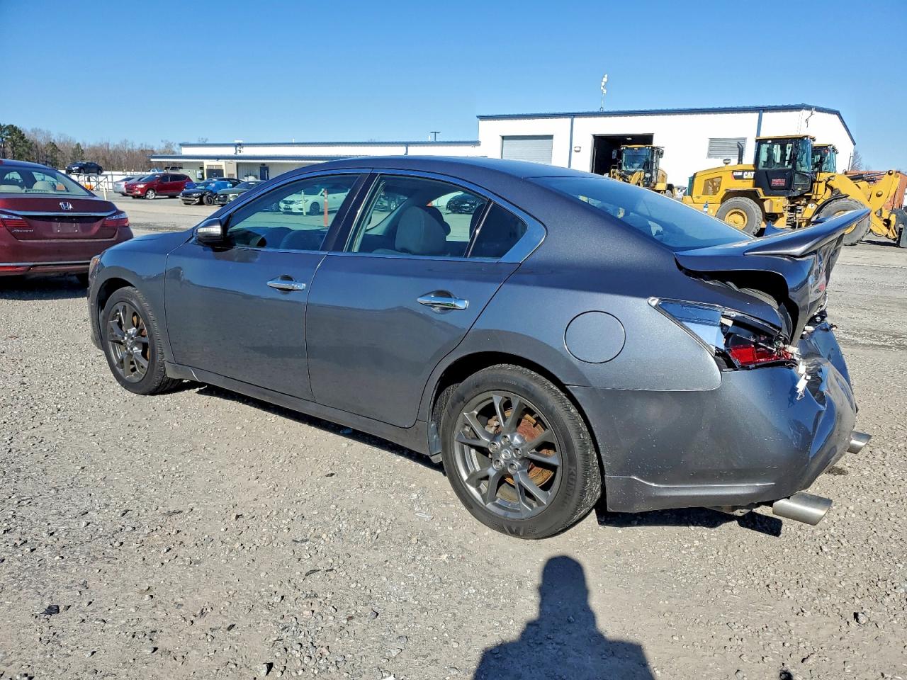 Nissan Maxima S Image 3