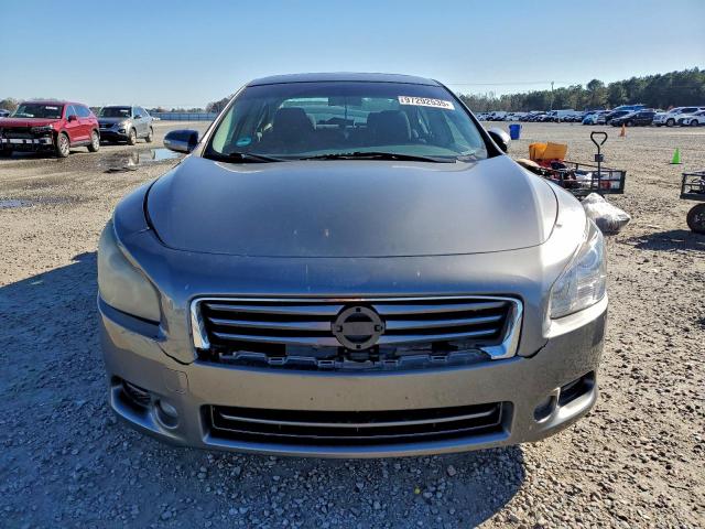 Nissan Maxima S Image 12