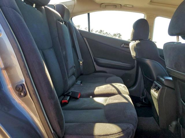 Nissan Maxima S Image 4